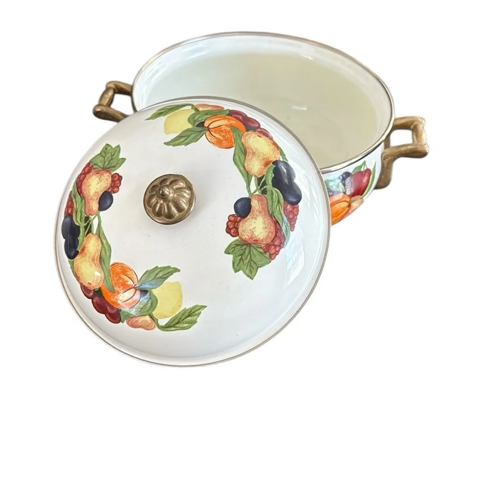 Vintage Regency Club 2.5 Quart Dutch Oven Enamel Pot/lid With Brass Handles